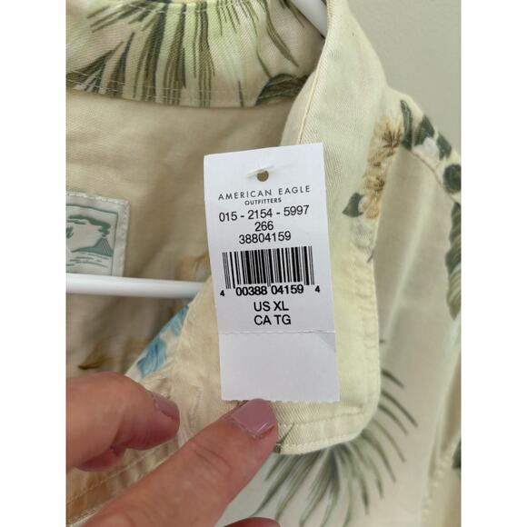 NWT American Eagle Men's Hawaiian Shirt Floral Size XL - Picture 4 of 7